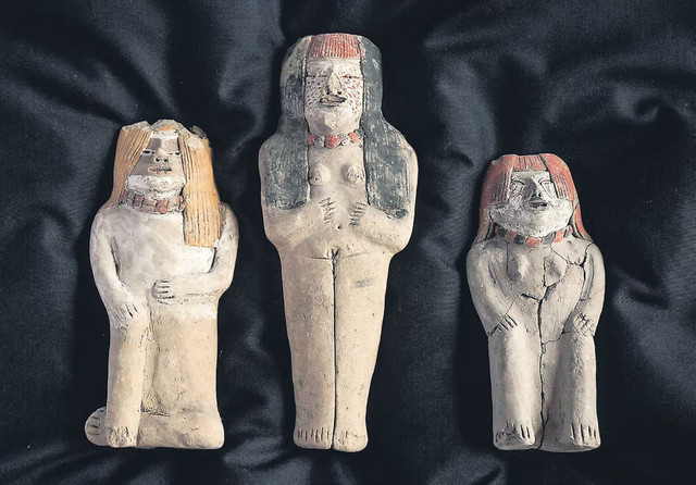 Las damas de la civilizaciónCaral fueron descubiertas en Vichama. Estas estatuillas serían ofrendas rituales. (Foto: Unidad Ejecutora Caral)