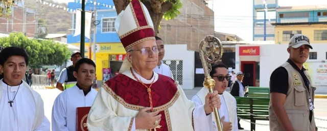 ¿Por qué Roberto Prevost decidió nacionalizarse peruano, sacar brevete y elegir el español sobre su lengua natal? 