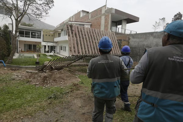 Aunque algunos vecinos respaldan la recuperación del espacio público, otros rechazan la demolición de estructuras levantadas en zonas que no les pertenecen. Foto: GEC.