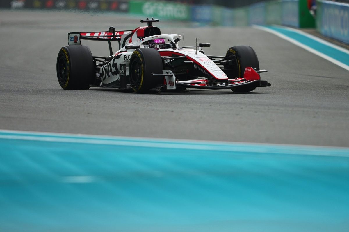 esteban-ocon-haas-f1-team.jpg