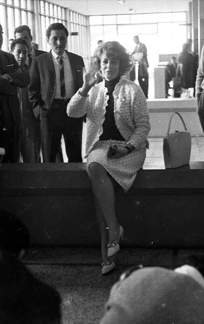 La hermosa y talentosa actriz mexicana Silvia Pinal encantó a toda la prensa limeña reunida en el Jorge Chávez ese 14 de setiembre de 1965. (Foto: Archivo Histórico de El Comercio)