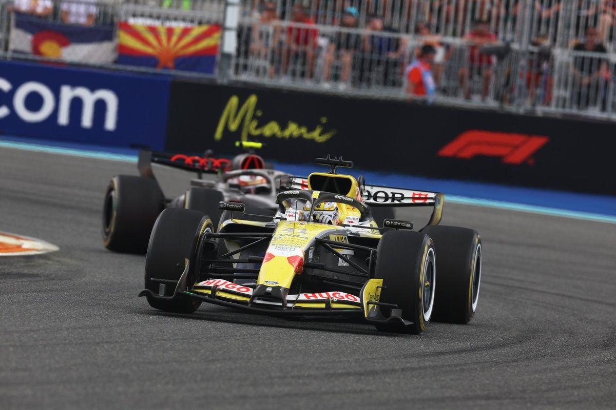 arvid-lindblad-racing-bulls.jpg