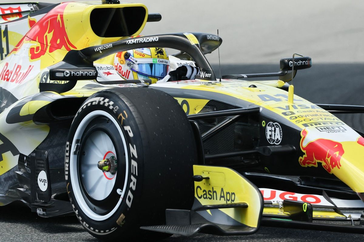 arvid-lindblad-racing-bulls.jpg