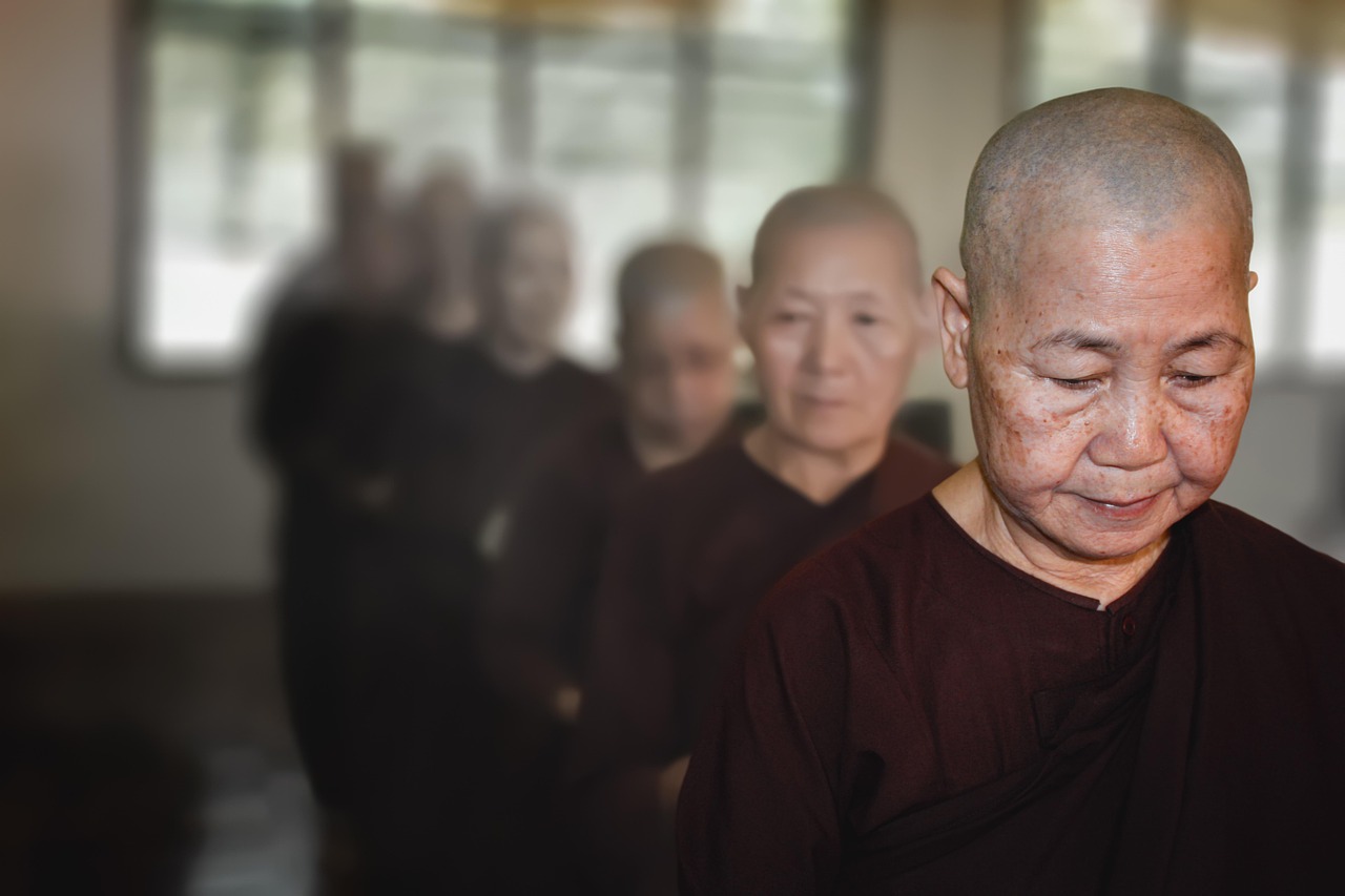 buddhist-monks-7484997_1280.jpg