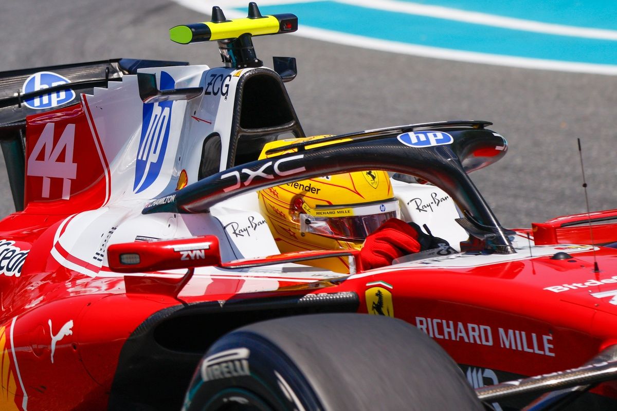 lewis-hamilton-ferrari.jpg