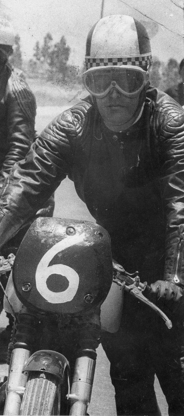 El ingeniero mecánico eléctrico era aficionado a las motos y ganó los campeonatos de 125 y 350 centímetros cúbicos en nuestro país. (Foto: GEC Archivo Histórico)
