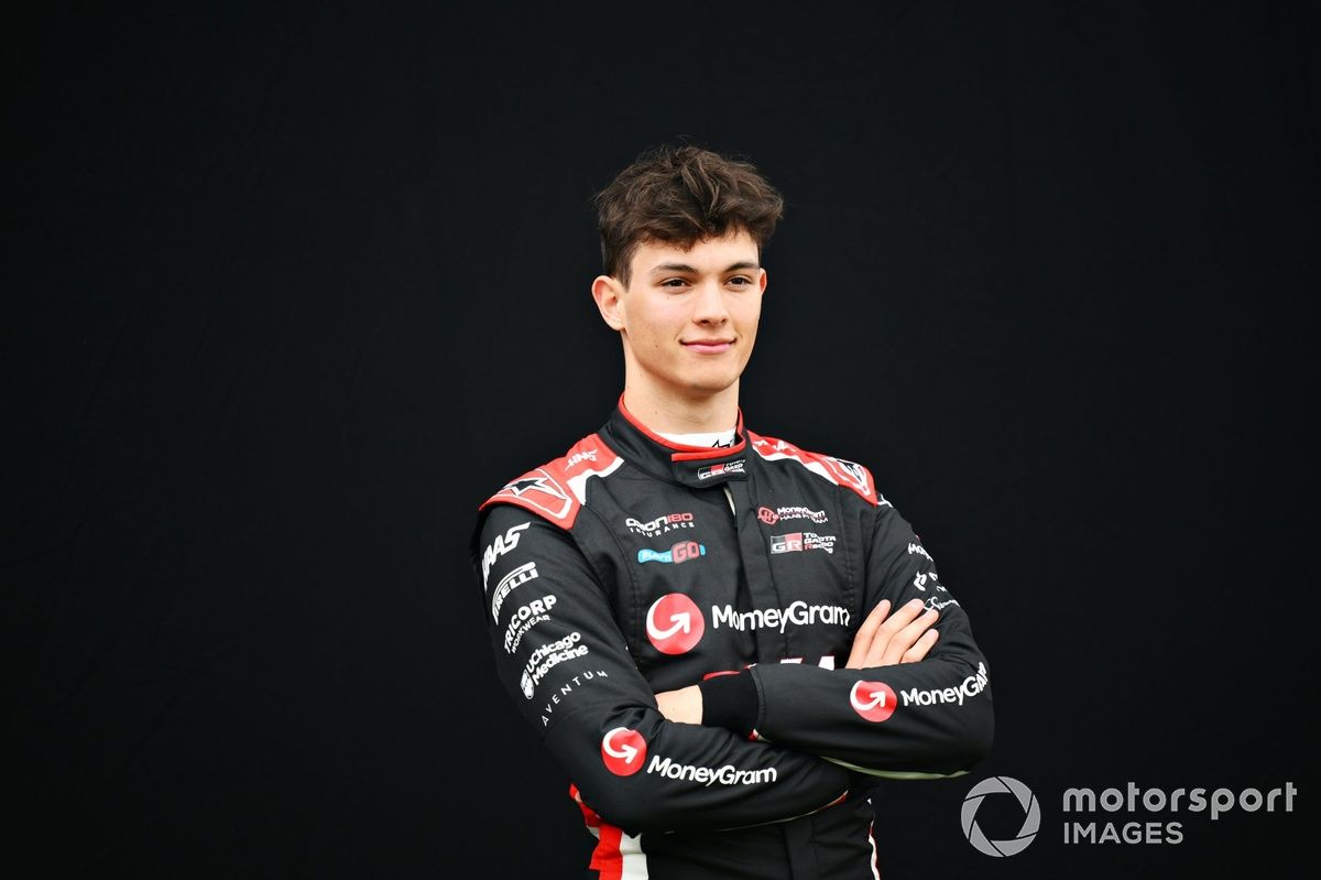 oliver-bearman-haas-f1-team.jpg