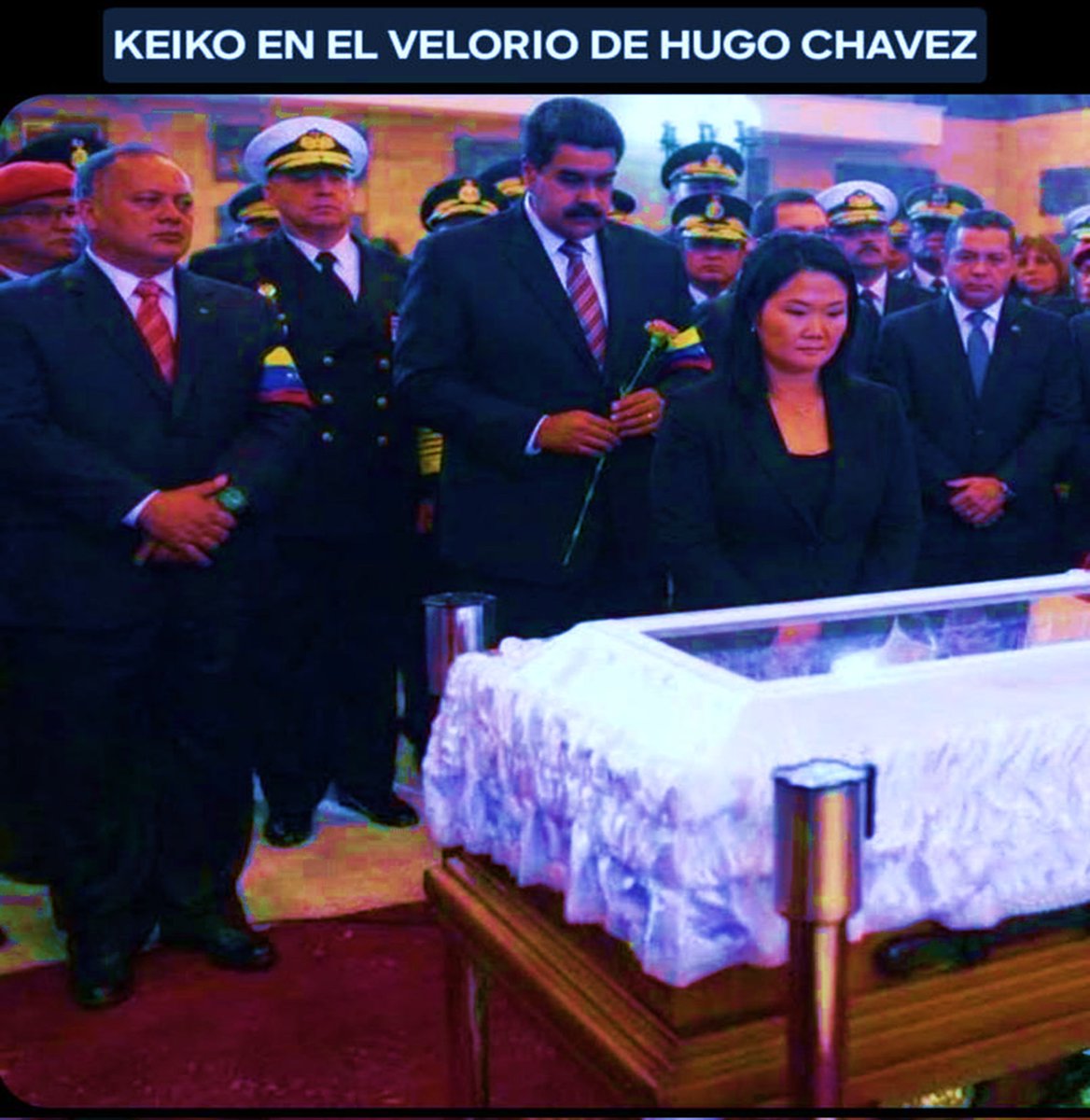 KEIKO EN EL VELORIO DE CHÁVEZ y bailando Perreo con Chávez, haciendo  Negocios con Maduro y Carranza