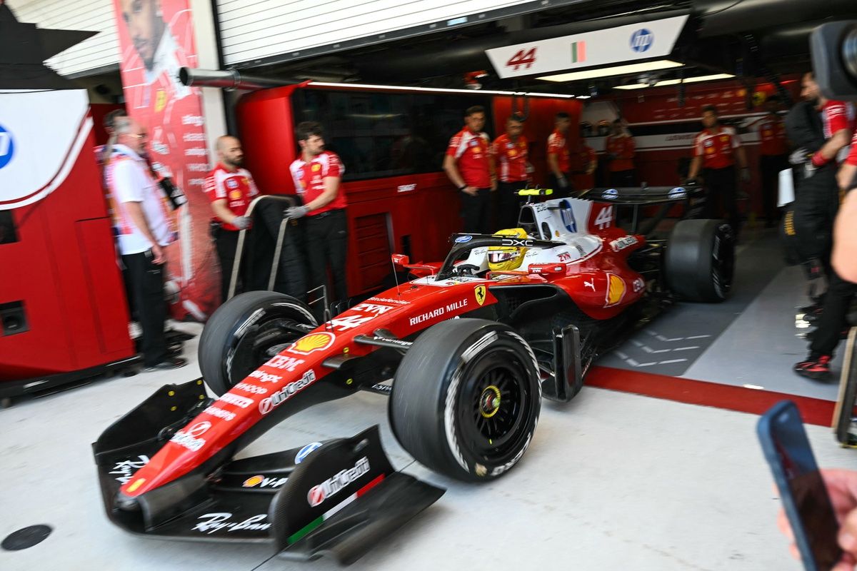 lewis-hamilton-ferrari.jpg