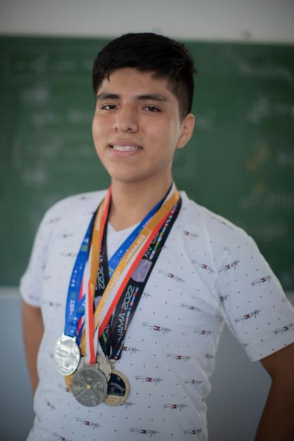 Este joven genio peruano ingresó a la universidad a los 10 años y ha ganado más de 100 medallas en campeonatos de ciencias. (Foto: Hugo Pérez)