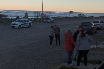 Murió una nena de 5 años tras el ataque de un perro en una playa de Chubut