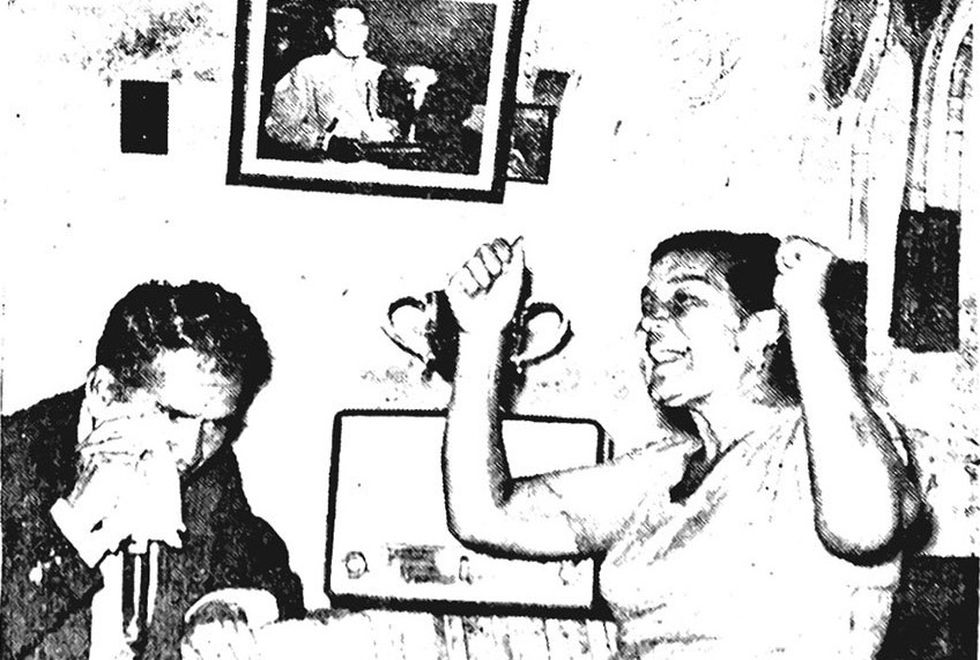 En esta imagen, los padres del Cacique celebran el triunfo de su hijo en la Copa Davis. (Foto: Archivo Histórico El Comercio)