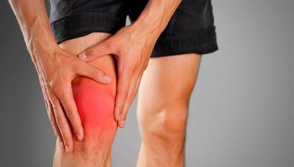 La osteoartrosis, según la especialista, se origina por el desgaste progresivo del disco articular, principalmente en las rodillas, cadera, manos y columna vertebral, lo que provoca dolor, rigidez y problemas de movilidad.